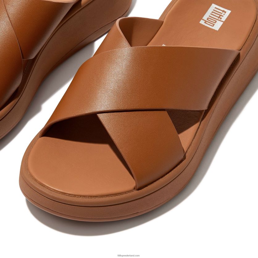 F-mode leren crossslippers met plateauzool vrouwen Fitflop F4BXJ8173 lichte tint